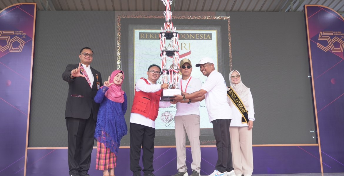 SMAN 4 Kendari Rayakan HUT ke-50, Torehkan Rekor MURI dan Aksi Sosial Kemanusiaan