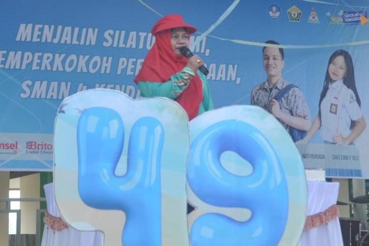 Anniversary SMAN 4 Kendari ke.49 "Unggul & Berprestasi"